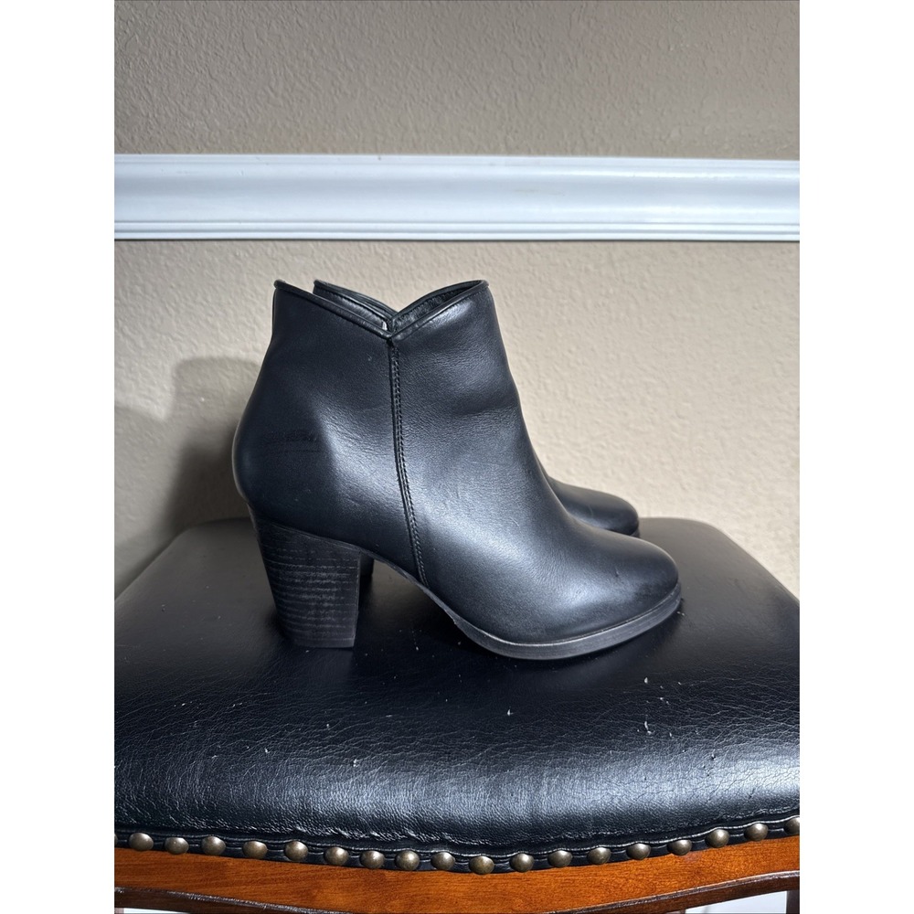 Thursday Boot Co Women's Size 9 US Black Ankle Boots Zipper Leather Bootie - Picture 2 of 7